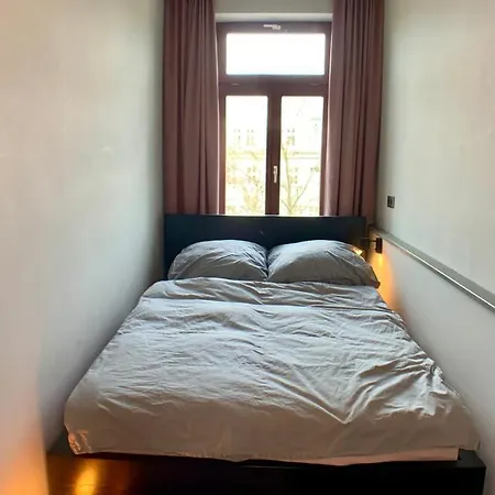 Cosy And Modern In Vibrant West *