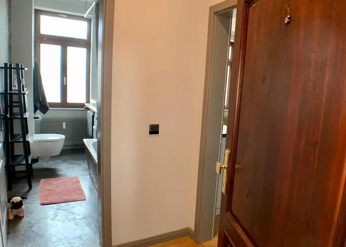 Апартаменты Cosy And Modern In Vibrant West *