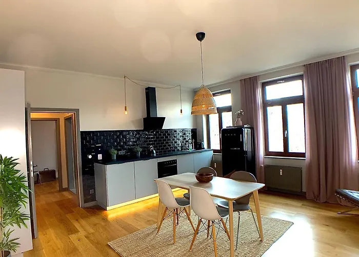 Апартаменты Cosy And Modern In Vibrant West