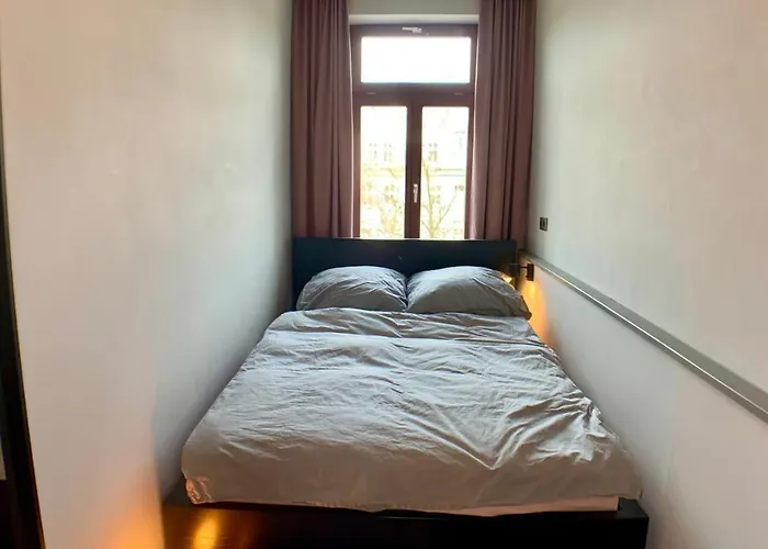 Cosy And Modern In Vibrant West *